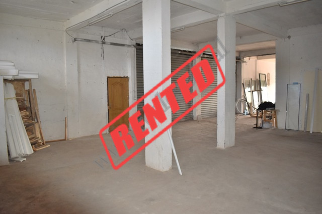 Warehouse for rent on the Tirana-Durres highway, in front of QTU.
The total area is 297 m2, organiz